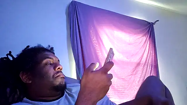 Snapshot of I_Am_KingK chatting on February 17, 2025, 9:32 pm I Am KingK online show from February 17, 2025, 9:32 pm