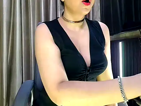 Snapshot of fabdemira chatting on October 17, 2025, 6:10 pm fabdemira online show from October 17, 2025, 6:10 pm