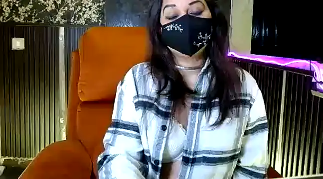 Snapshot of fabdemira chatting on February 23, 2025, 6:12 pm fabdemira online show from February 23, 2025, 6:12 pm