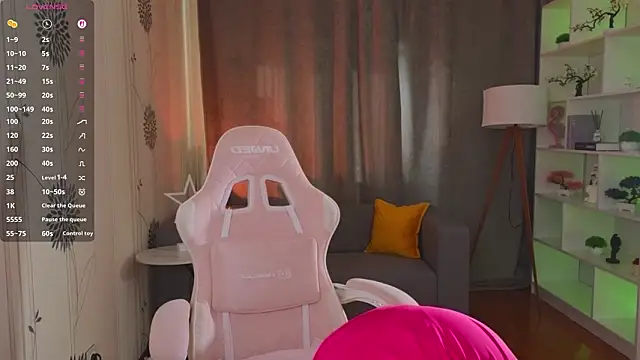 Lovella Lips online show from March 20, 2026, 11:33 am