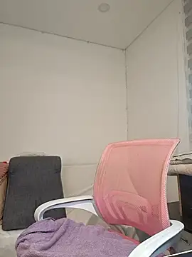 Anal Luucia online show from June 4, 2026, 12:43 pm