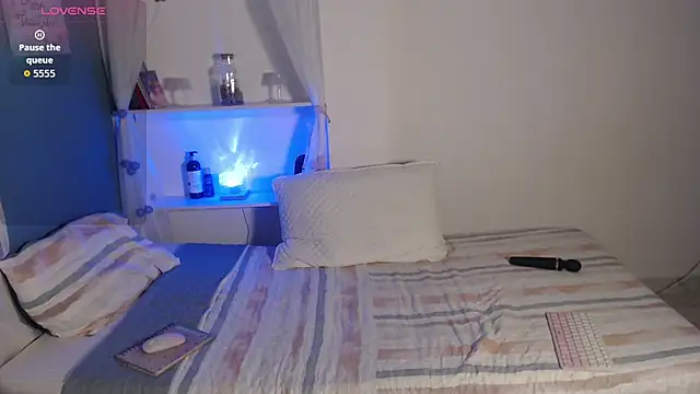 Snapshot of Mily_Miley chatting on November 26, 2025, 8:42 pm Mily Miley online show from November 26, 2025, 8:42 pm