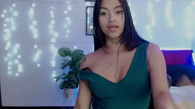 NatalyEscobar lx online show from April 18, 2026, 7:07 pm