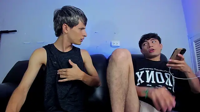 Snapshot of Boysweet_boys chatting on January 12, 2025, 10:33 pm Boysweet boys online show from January 12, 2025, 10:33 pm