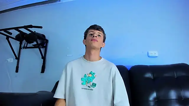 Snapshot of Boysweet_boys chatting on February 11, 2025, 12:17 am Boysweet boys online show from February 11, 2025, 12:17 am