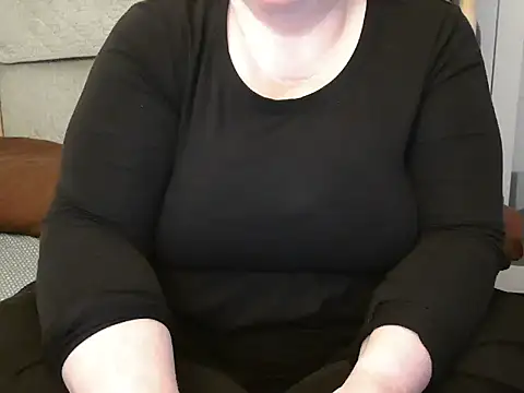Snapshot of MarthaBriest chatting on March 3, 2025, 6:31 am MarthaBriest online show from March 3, 2025, 6:31 am