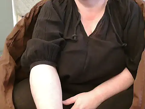 Snapshot of MarthaBriest chatting on March 4, 2025, 10:24 am MarthaBriest online show from March 4, 2025, 10:24 am