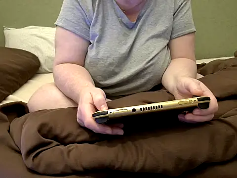 MarthaBriest online show from March 25, 2026, 2:12 am