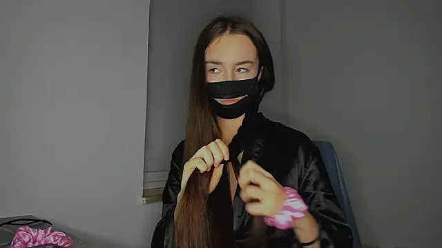 AngelinaAdderly online show from April 19, 2026, 6:43 pm