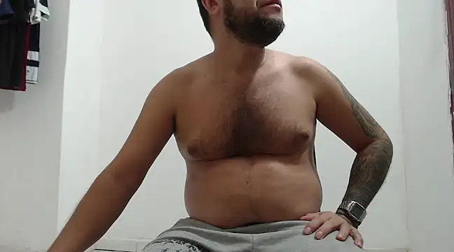 Snapshot of very2_sexy chatting on February 8, 2025, 9:46 am very2 sexy online show from February 8, 2025, 9:46 am