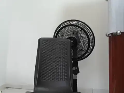 Snapshot of very2_sexy chatting on February 13, 2025, 4:17 pm very2 sexy online show from February 13, 2025, 4:17 pm