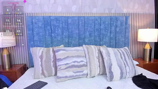 pretty sunlight  online show from November 20, 2025, 1:39 am