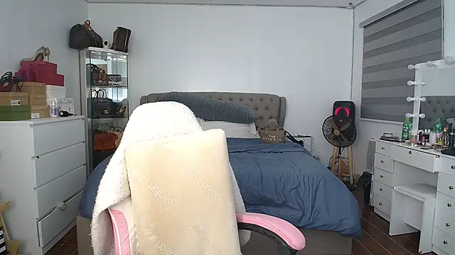 Snapshot of aya_saki chatting on November 7, 2025, 9:47 am aya saki online show from November 7, 2025, 9:47 am