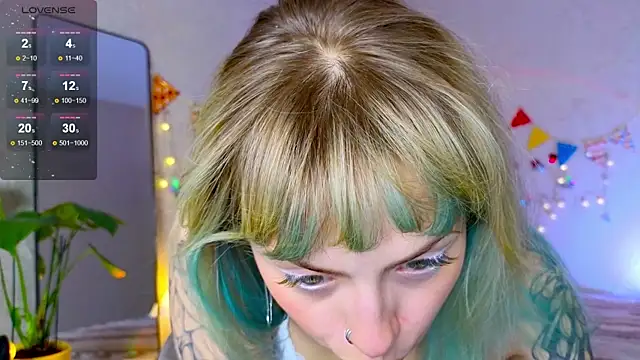 Snapshot of lavenderluxe chatting on November 26, 2025, 12:49 pm lavenderluxe online show from November 26, 2025, 12:49 pm