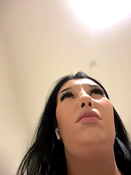 Snapshot of Tisha_Busty chatting on November 3, 2025, 1:15 pm Tisha Busty online show from November 3, 2025, 1:15 pm