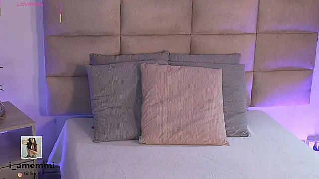 Snapshot of emma_brooks1 chatting on October 22, 2025, 7:57 pm emma brooks1 online show from October 22, 2025, 7:57 pm