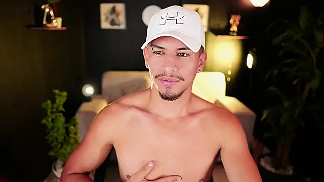 Snapshot of Aaronfox_x chatting on November 21, 2025, 9:08 am Aaronfox x online show from November 21, 2025, 9:08 am