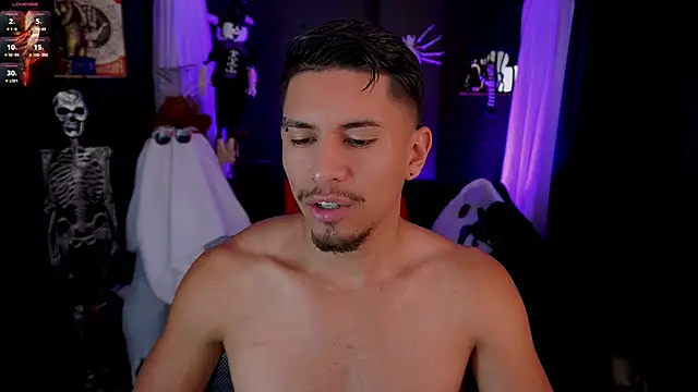 Snapshot of Aaronfox_x chatting on October 24, 2025, 1:43 pm Aaronfox x online show from October 24, 2025, 1:43 pm