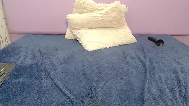 Snapshot of NathaliaSmith3x chatting on October 24, 2025, 4:11 am NathaliaSmith3x online show from October 24, 2025, 4:11 am