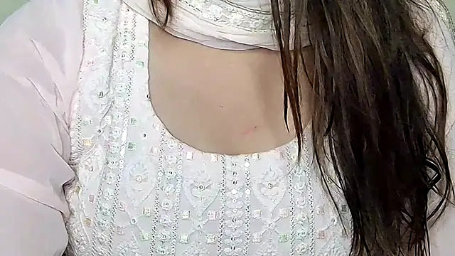 MIss-Naina online show from November 17, 2025, 7:45 am