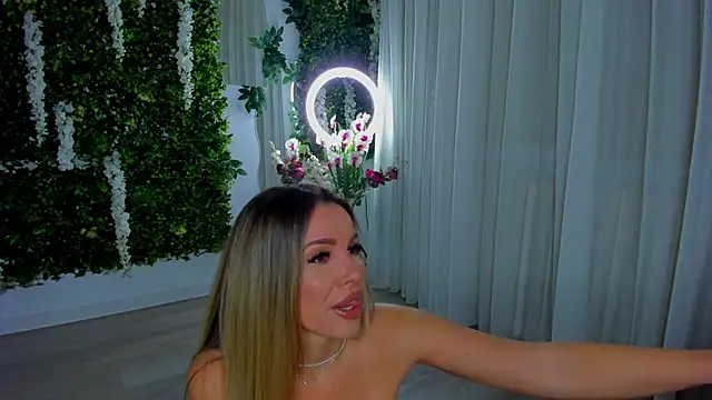 VivienCarter online show from February 6, 2026, 3:57 am