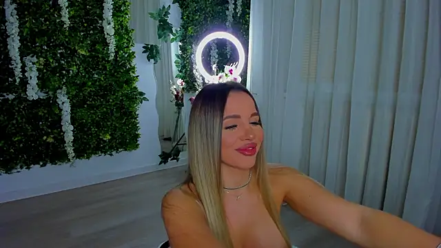 VivienCarter online show from February 24, 2026, 4:02 am