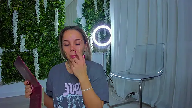 VivienCarter online show from October 24, 2025, 7:02 pm