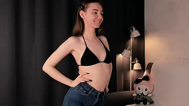 MeghanElson online show from September 9, 2025, 12:03 pm