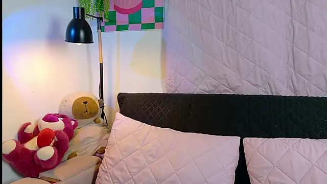 LexieandNate online show from December 15, 2025, 2:39 am