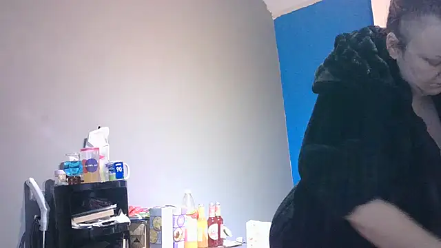 Snapshot of busty-bella1 chatting on December 5, 2025, 9:19 am busty-bella1 online show from December 5, 2025, 9:19 am