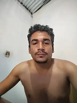 Snapshot of ArmandoDG18 chatting on July 5, 2026, 2:13 pm ArmandoDG18 online show from July 5, 2026, 2:13 pm