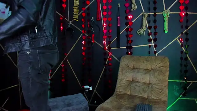 Snapshot of MillersKink chatting on February 14, 2025, 8:26 pm MillersKink online show from February 14, 2025, 8:26 pm