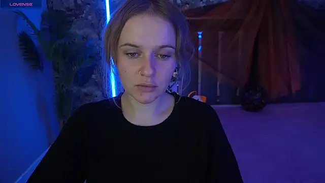 MaribelRiverr  online show from October 28, 2025, 6:23 am