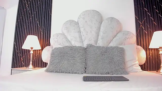 Jaslyn  Smith online show from March 18, 2026, 5:03 pm