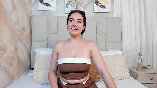 Snapshot of Jaslyn__Smith chatting on October 22, 2025, 4:17 pm Jaslyn Smith online show from October 22, 2025, 4:17 pm