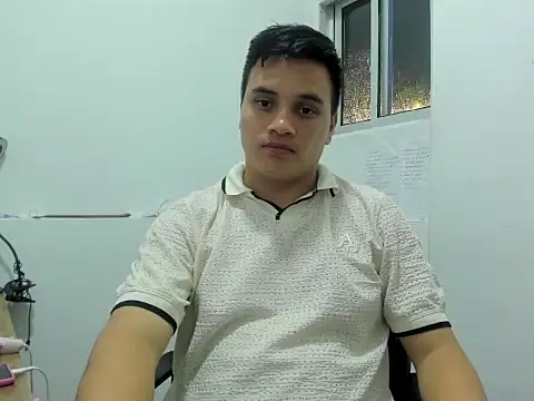 Snapshot of ahntony__69 chatting on June 8, 2026, 5:52 am ahntony 69 online show from June 8, 2026, 5:52 am