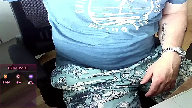 Big And ThickUK online show from June 18, 2026, 12:21 pm