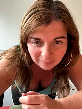 Snapshot of Lombada chatting on October 3, 2025, 1:56 pm Lombada online show from October 3, 2025, 1:56 pm