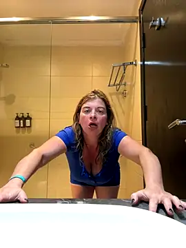 Snapshot of Lombada chatting on October 11, 2025, 2:56 am Lombada online show from October 11, 2025, 2:56 am