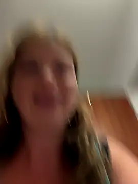 Snapshot of Lombada chatting on October 1, 2025, 1:04 pm Lombada online show from October 1, 2025, 1:04 pm