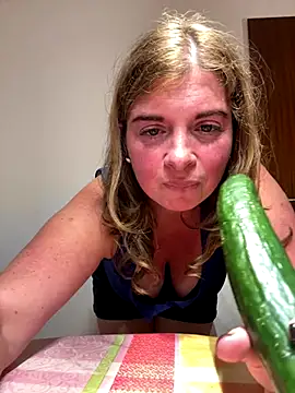 Snapshot of Lombada chatting on September 10, 2025, 5:56 pm Lombada online show from September 10, 2025, 5:56 pm