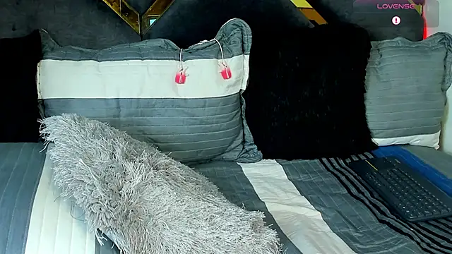 jeicob stone online show from October 2, 2025, 6:39 am