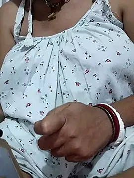 miss-Riy online show from April 23, 2026, 4:52 pm