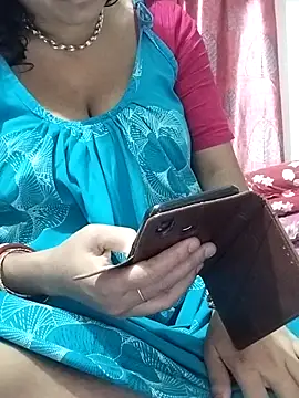 Snapshot of miss-Riy chatting on June 19, 2026, 5:02 am miss-Riy online show from June 19, 2026, 5:02 am