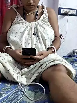 Snapshot of miss-Riy chatting on July 20, 2026, 5:04 pm miss-Riy online show from July 20, 2026, 5:04 pm