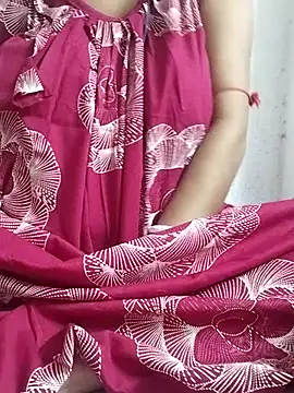 Snapshot of miss-Riy chatting on July 6, 2026, 5:04 pm miss-Riy online show from July 6, 2026, 5:04 pm