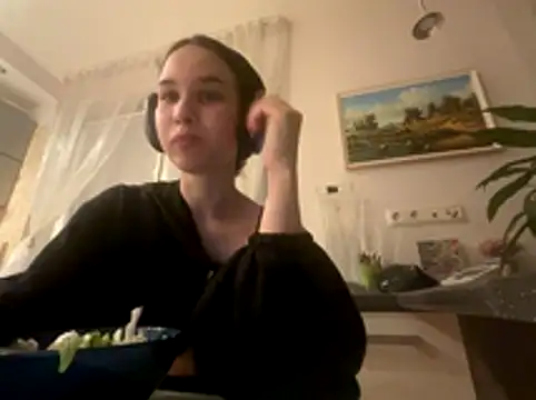 Snapshot of Roxie_Mils chatting on October 27, 2025, 7:26 pm Roxie Mils online show from October 27, 2025, 7:26 pm