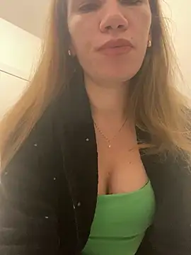 Snapshot of EvaRush chatting on January 20, 2025, 8:29 pm EvaRush online show from January 20, 2025, 8:29 pm