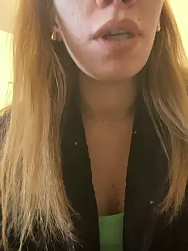 Snapshot of EvaRush chatting on February 7, 2025, 9:05 am EvaRush online show from February 7, 2025, 9:05 am