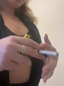 Snapshot of EvaRush chatting on February 16, 2025, 6:43 am EvaRush online show from February 16, 2025, 6:43 am